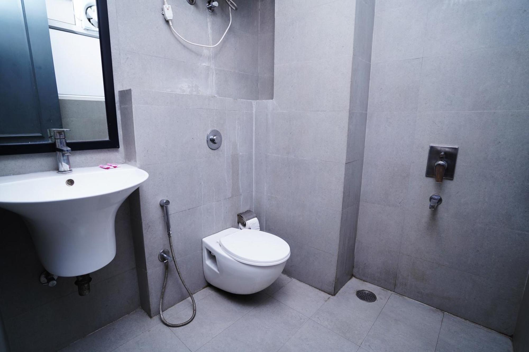 Hotel Mira Residency- Outer Ring Road, Paschim Vihar Nova Deli Exterior foto