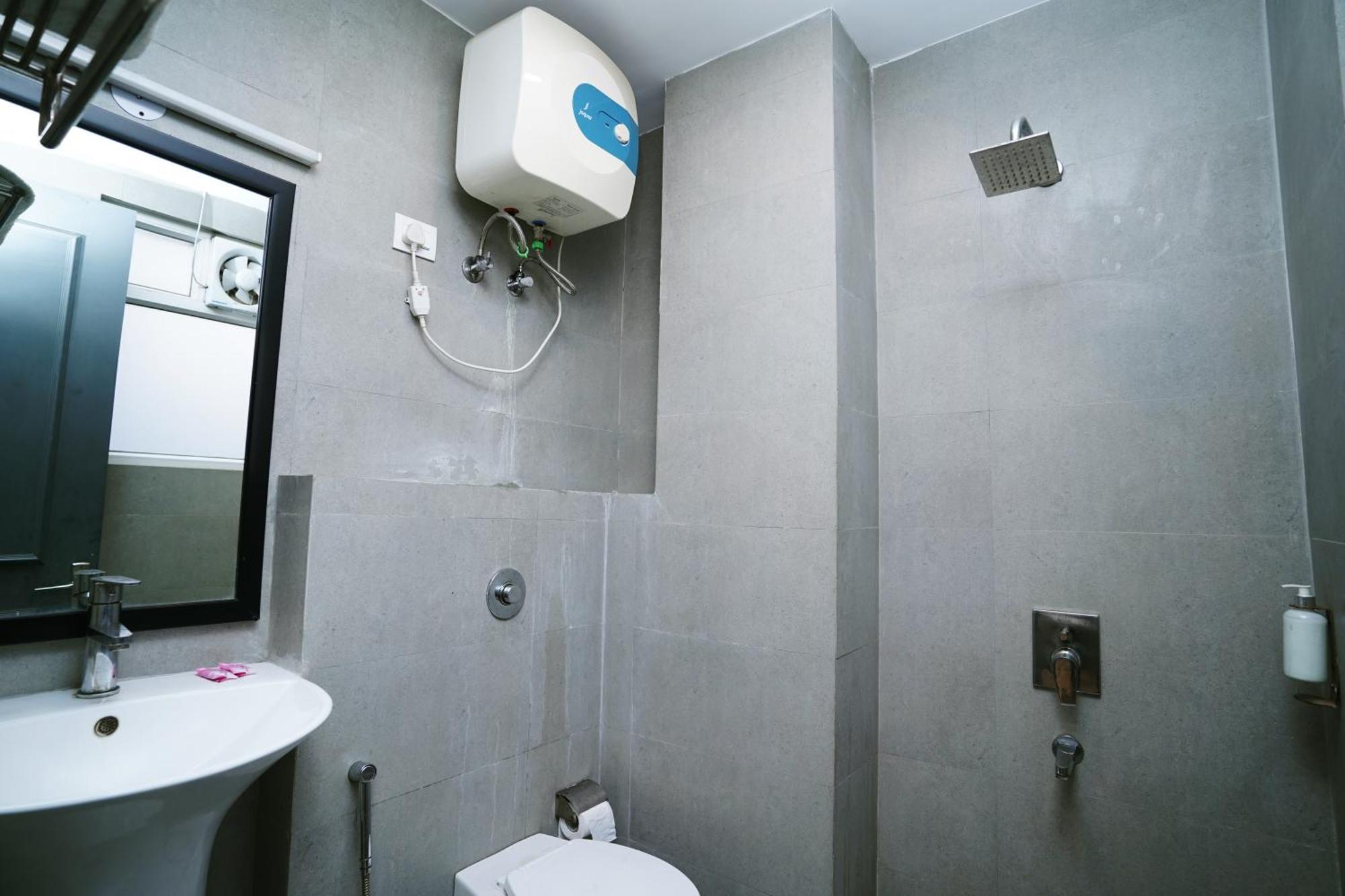 Hotel Mira Residency- Outer Ring Road, Paschim Vihar Nova Deli Exterior foto