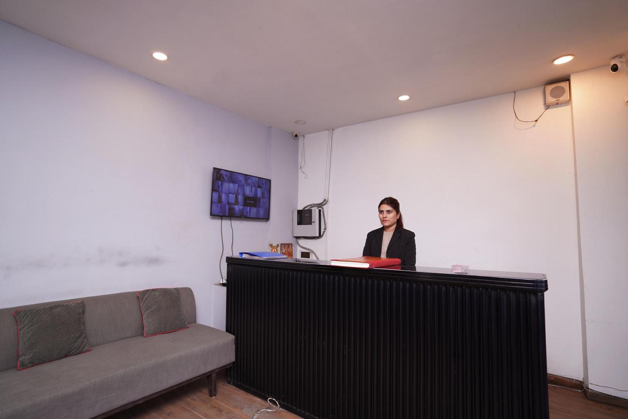 Hotel Mira Residency- Outer Ring Road, Paschim Vihar Nova Deli Exterior foto