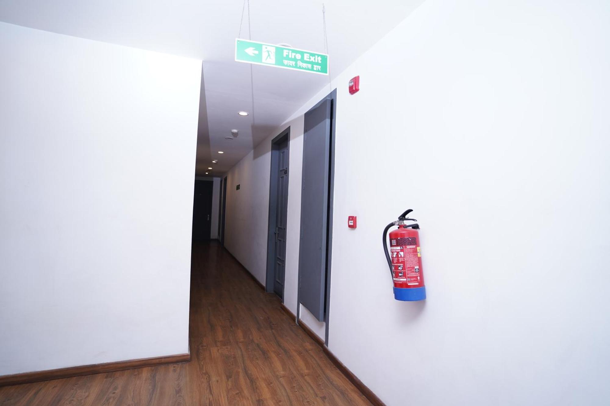 Hotel Mira Residency- Outer Ring Road, Paschim Vihar Nova Deli Exterior foto